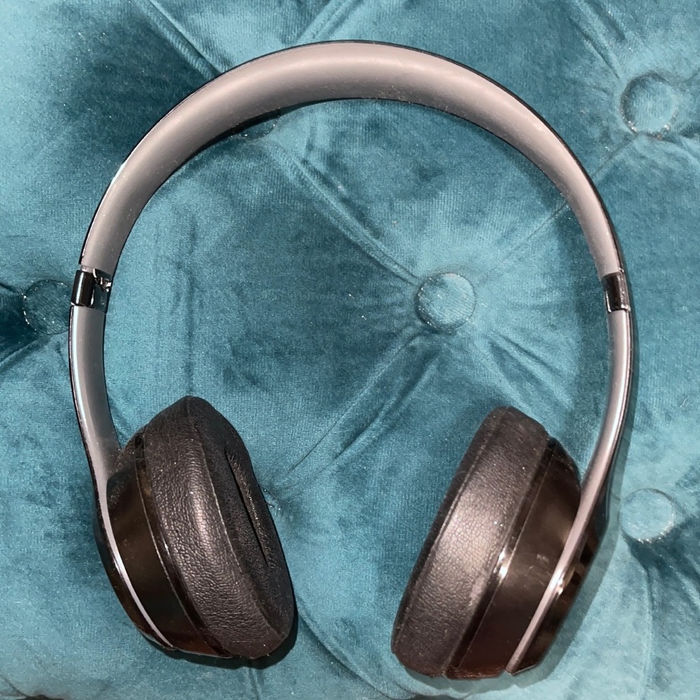 Beats Solo Wireless headphones